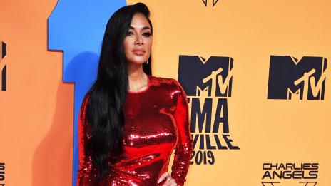 Йога – перфектният старт на деня за Никол Шерцингер