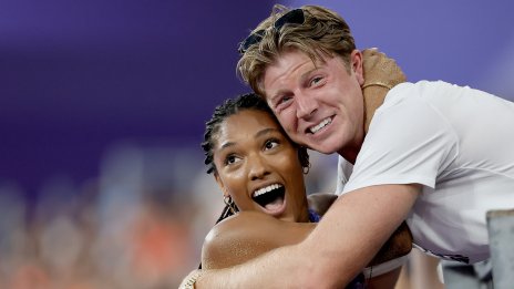 От гимназиална любов до олимпийски медали – историята на Тара Дейвис и Хънтър Удхол