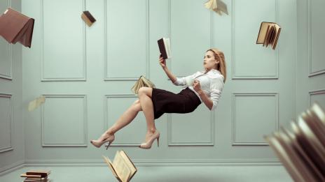 Редакторите препоръчват: 5 книги, които да прочетем, докато сме вкъщи