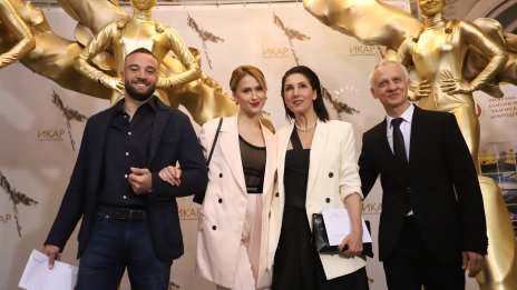 Мария Бакалова и гаджето ѝ Валери се местят в САЩ?