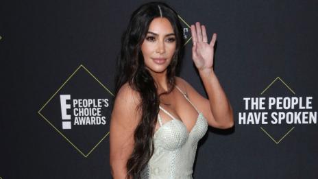 Фенове: Ким Кардашян, прекали с фотошопа!