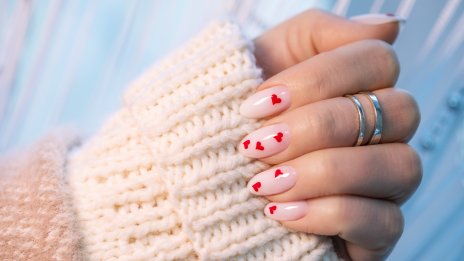 Свети Валентин – 6 нетрадиционни цвята за маникюр