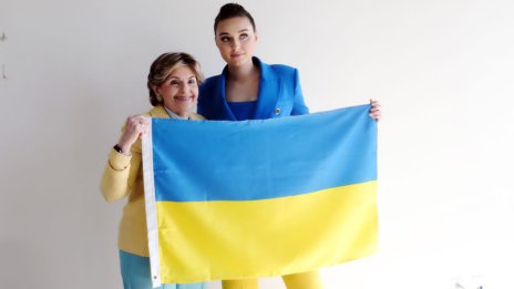 Мис Украйна 2018 за бягството от страната заедно със сина си