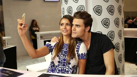 Нина Добрев и Пол Уесли заедно на ски ваканция