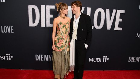 Робърт Патинсън и Суки Уотърхаус донесоха любовта и харизмата си на червения килим