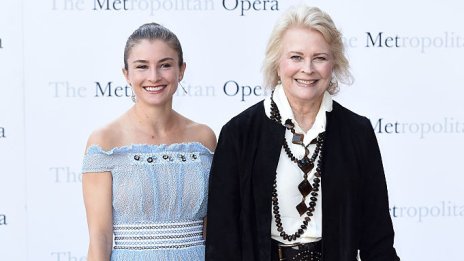 Дъщеря на известна актриса е наследничката на Ана Уинтур във Vogue