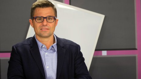 Без грим и филтри: Любовта на Андрей Арнаудов и Емануела Толева в няколко селфита