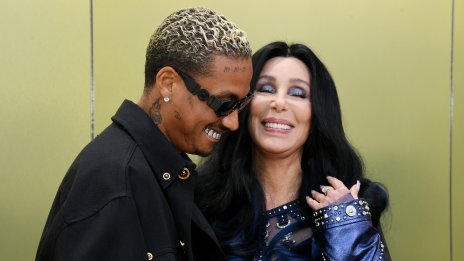 Възрастта все пак има значение – 76-годишната Шер се раздели с 36-годишния Александър