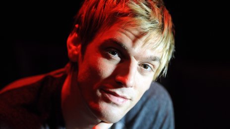 Арън Картър влезе в клиника