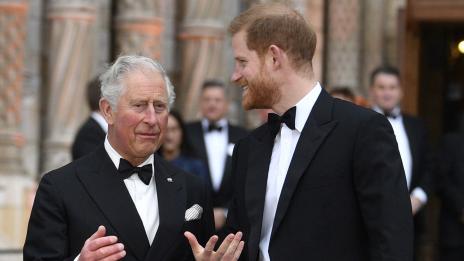 Принц Чарлз не възнамерява да помири синовете си - принц Уилям и принц Хари