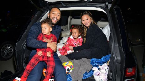 Криси Тейгън: Навсякъде пътувам с праха на мъртвия си син Джак