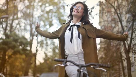 Сутрин – студено, следобед – горещо: Какво да носим през променливото време?