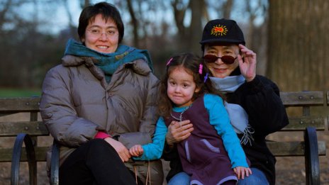 Отвличане, сълзи и помирение – десетилетната сага на Йоко Оно в търсене на дъщеря ѝ