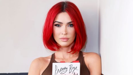Два месеца преди 40 &ndash; Меган Фокс се завърна в Instagram по корсет, бикини и жартиери 