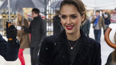 Джесика Алба се гримира за по-малко от 5 минути 