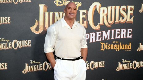 Баща за пример: Дуейн Джонсън лакира ноктите на 3-годишната си дъщеря