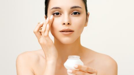 Хидратиращ крем: 5 признака, че трябва да го смените 