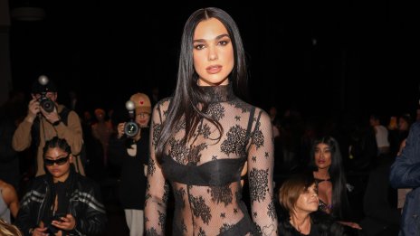 Визия на деня: Дуа Липа и прозрачната ѝ рокля в Милано