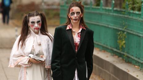 Хелоуин 2020: Как празнуваха родните звезди? 