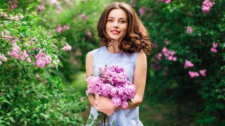 Пролетно боядисване - най-популярните цветове за коса през 2024