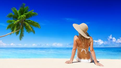 Мегз в Дубай – по бански и фотошоп