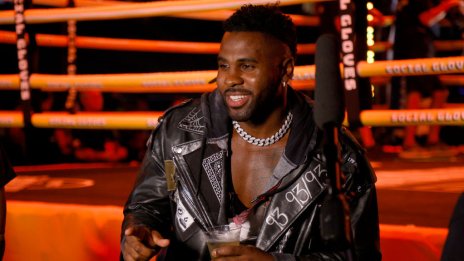 Полицията разследва побой, започнат от Джейсън Деруло