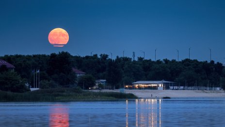 Пълнолунието през август 2026: Какво означава за вашия зодиакален знак