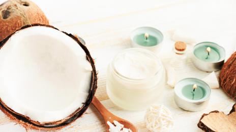 Кокосово масло за мека и гладка коса