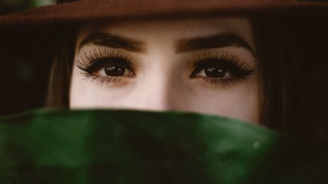 Мигли: 5 средства, с които да ги удължите 