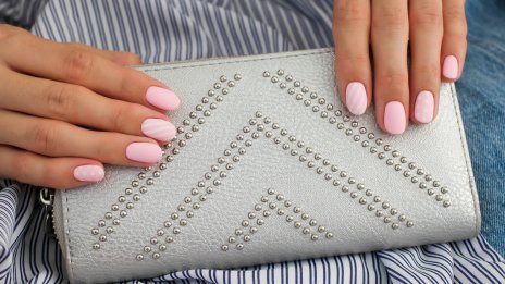 Нов маникюр – 6 идеи за овални нокти