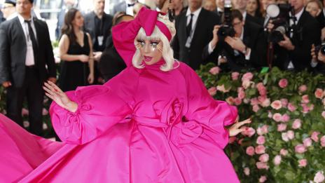 Визия на деня: Нестандартните тоалети на Лейди Гага