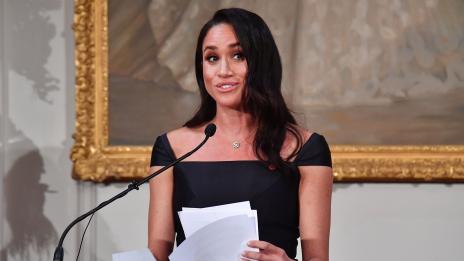 Меган Маркъл, чуваме ти тоалетите!