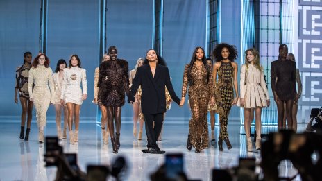 Повече от 50 дизайна от колекцията на Balmain са откраднати в Париж