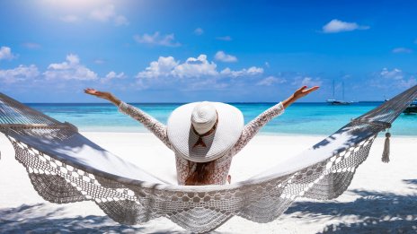 Без грим и задръжки – фолкпевицата Мария на Малдивите