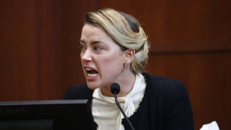 Влезе в роля? Заподозряха Амбър Хърд, че думите ѝ в съда приличат на филмови реплики