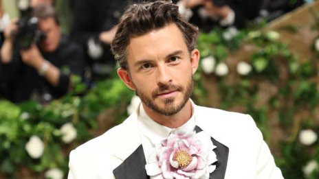 Джонатан Бейли стана първият открит гей, обявен за най-секси мъж на списание People