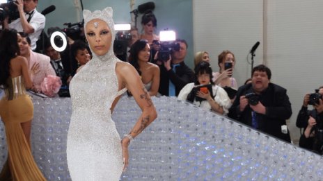 Коя звезда наруши забраната на Ана Уинтур