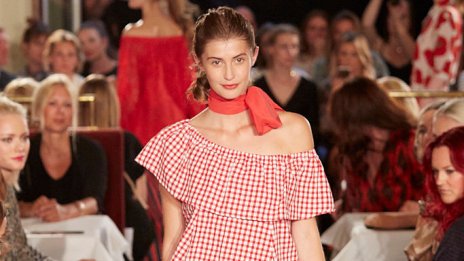 Сбогом, скучни дрехи – лятото е време за каре