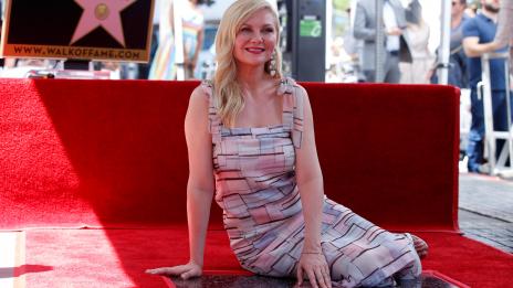 Кирстен Дънст изгря на Алеята на славата