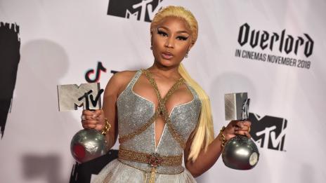 Ники Минаж за първи път показа лицето на сина си