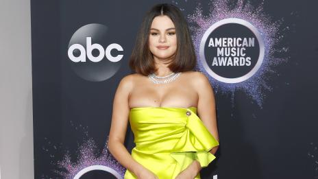 Тяло на седмицата: Селена Гомес по бански