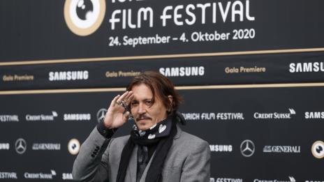 Хелена Бонъм коментира войната между Амбър Хърд и Джони Деп