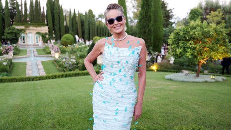 Шарън Стоун притесни феновете с насиненото си око