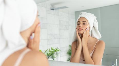 Как да включите нов козметичен продукт, без да навредите на кожата?