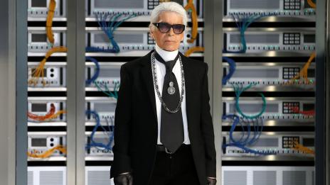 От архива: История на модата - декорите в ревютата на Карл Лагерфелд за Chanel