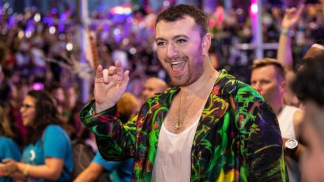 Сам Смит е първият небинарен изпълнител на върха в Billboard