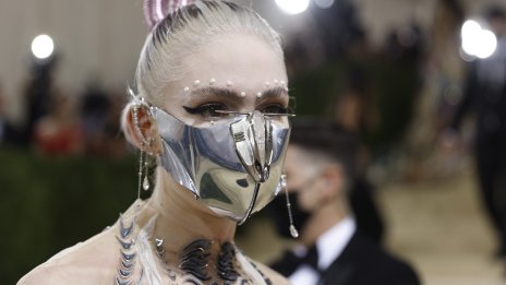 Граймс скъса с Челси Манинг