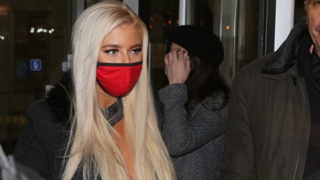 Андреа показа баща си по случай рождения му ден 