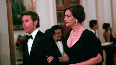 Джулия Робъртс пред развод: Спретна скандал с мъжа си на парти