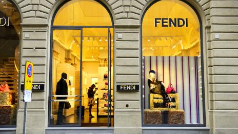 Наследницата на Fendi вдигна изискана сватба на Ибиса